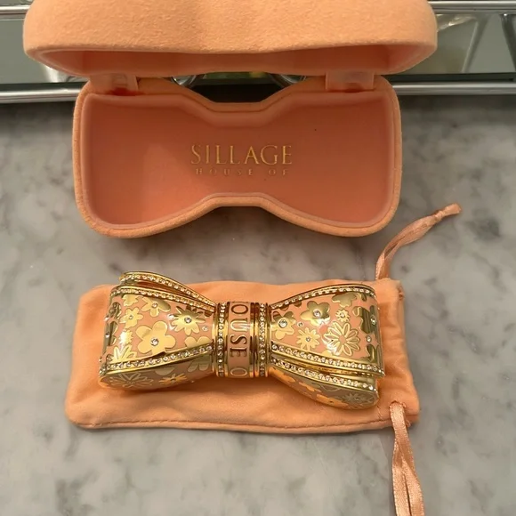 NIB- Whispers of Enlightenment (Peach) Bow Lipstick Case - Picture 2 of 6